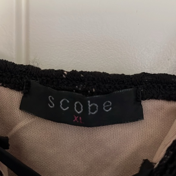 Scobi Lace Dress - Picture 4 of 5